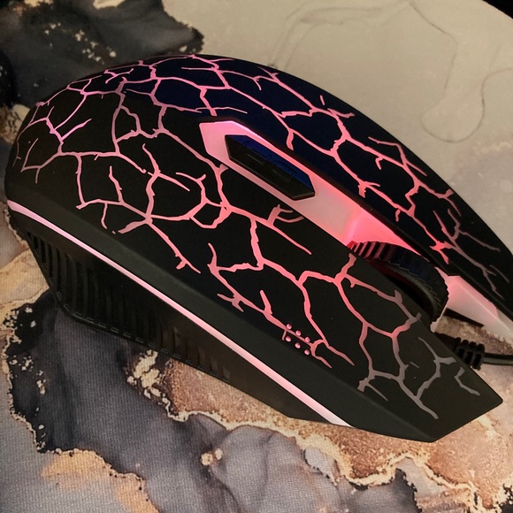 NWOT, LVLUP Corded Pro Gaming Mouse, Multi-Color Changing 📀 🐭 - Picture 4 of 10